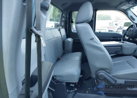 2015 Ford F250 Xl z USA, uszkodzony, nr VIN 1FT7X2B65FED14830